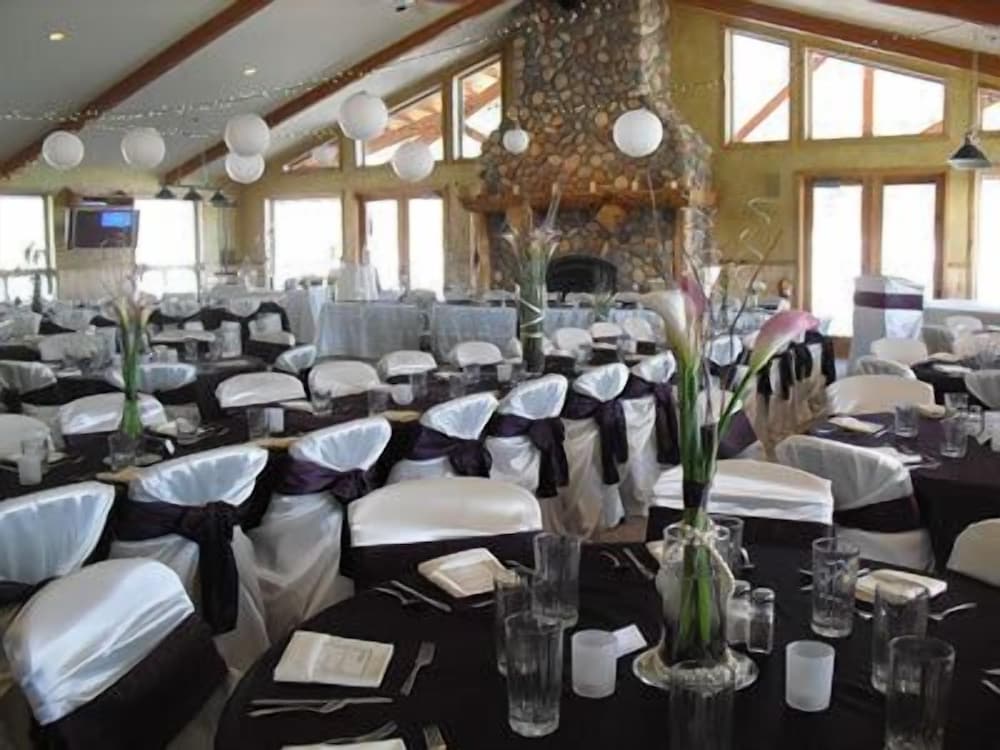 RiverStone Family Lodge