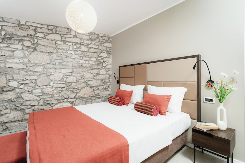Al Porto Suites