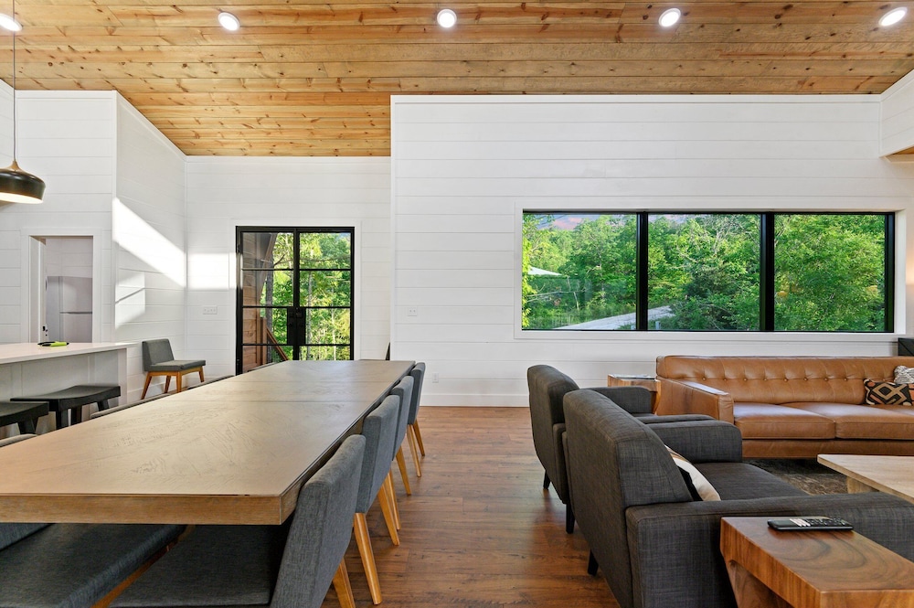 Luxury Retreat in Broken Bow