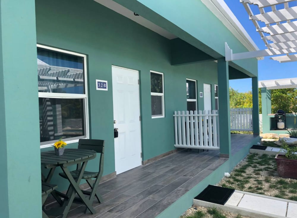 Hotel Sea Grape Studios - Image 1