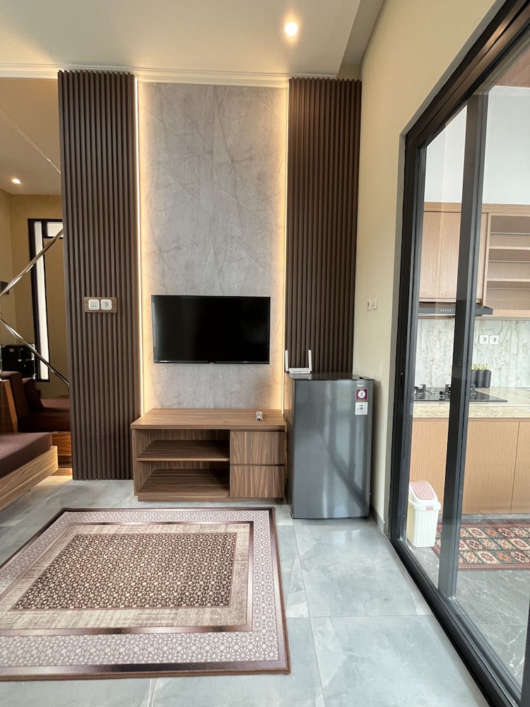 Arrayyan Executive Village Complex Batu