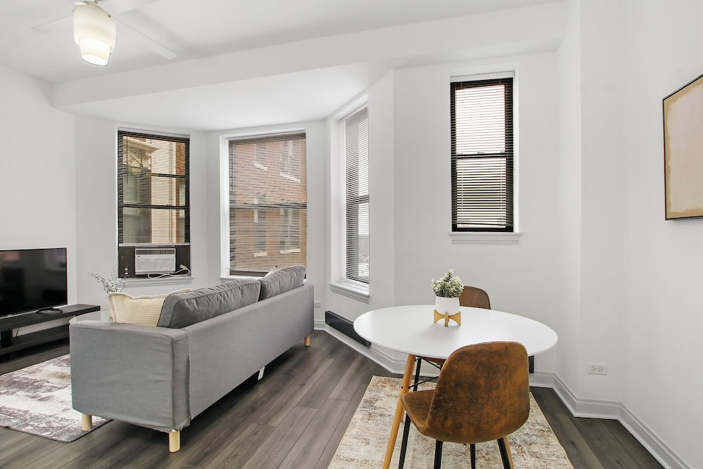 Cozy Studio - Del Prado 817