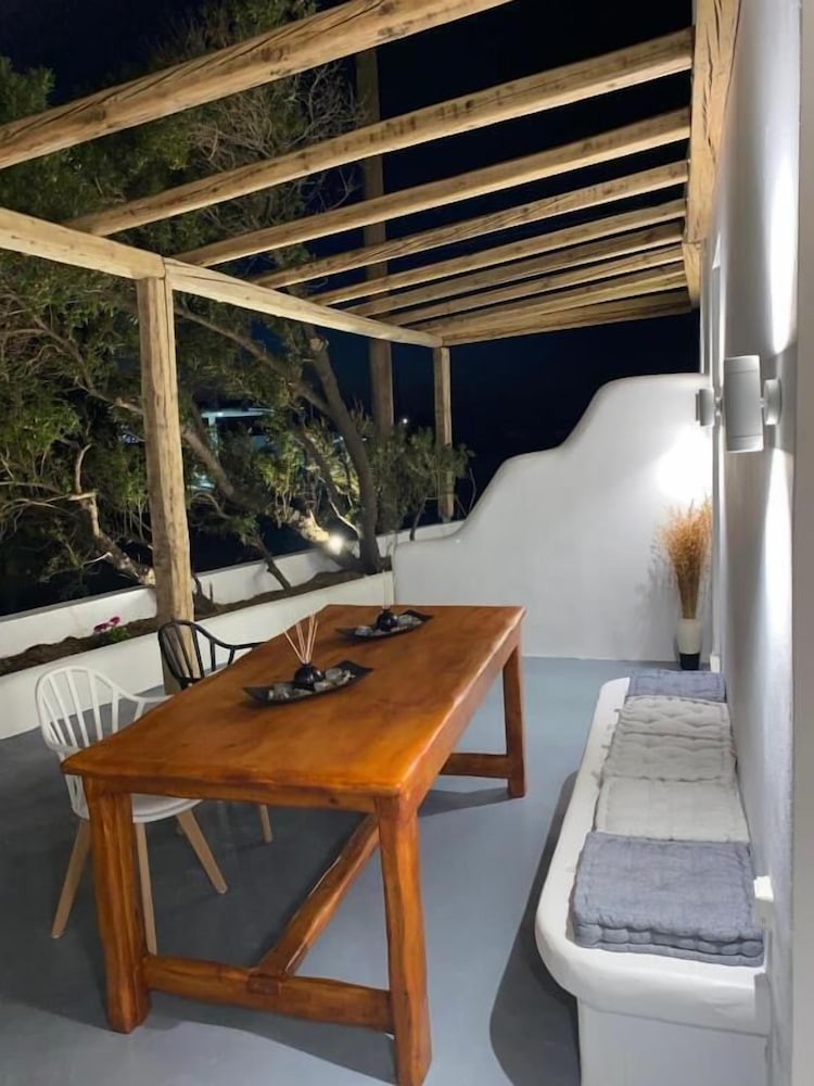 Stone House Agia Anna Naxos