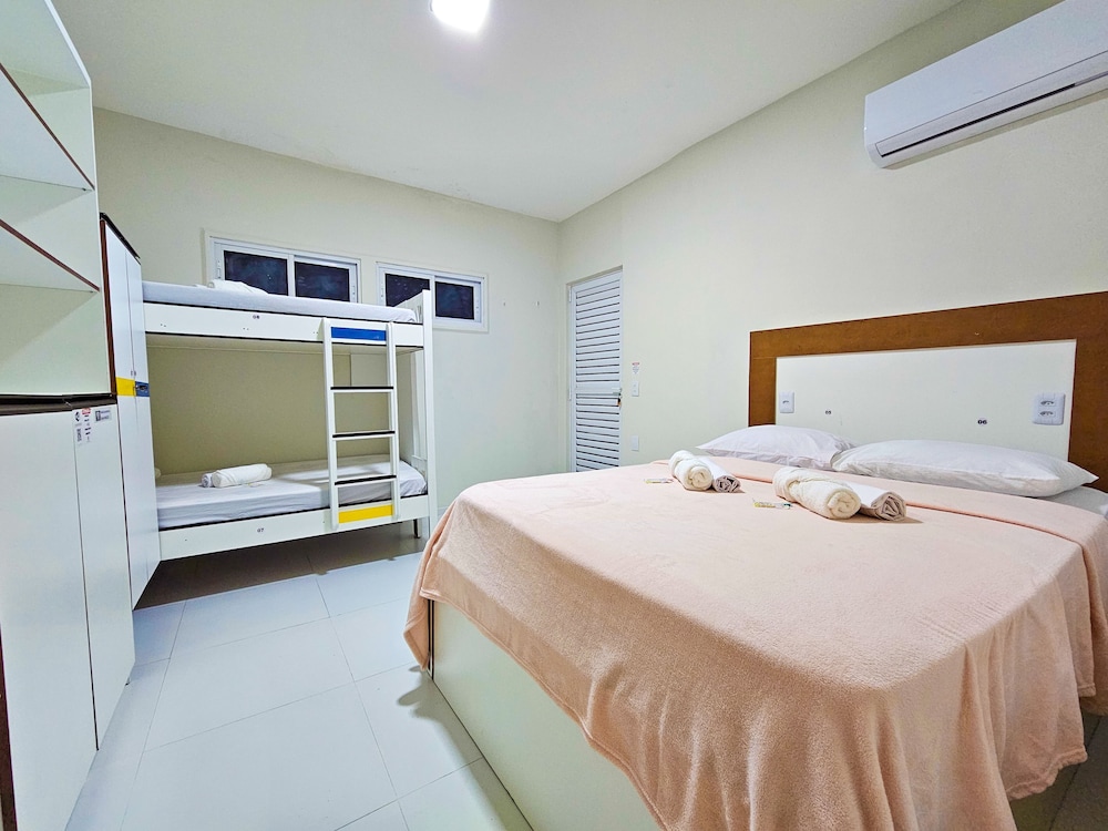 MANERO HOSTEL
