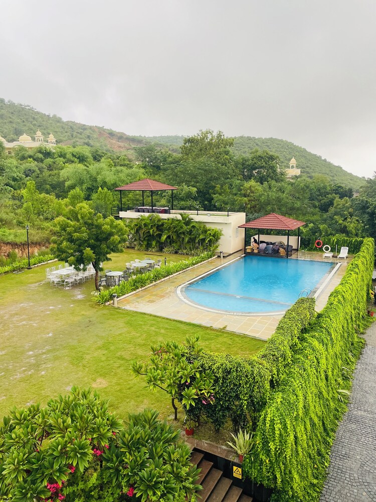 Aura Gold Resort