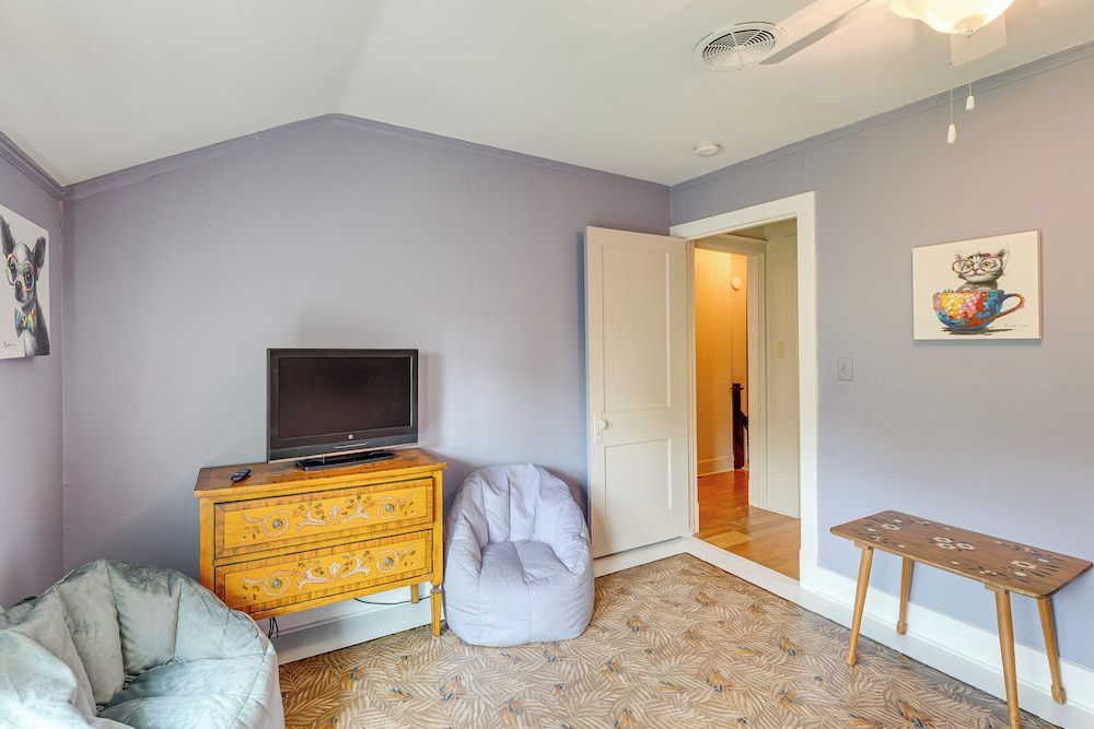 Lake Geneva Family Gem w/ Fenced Dog Run!