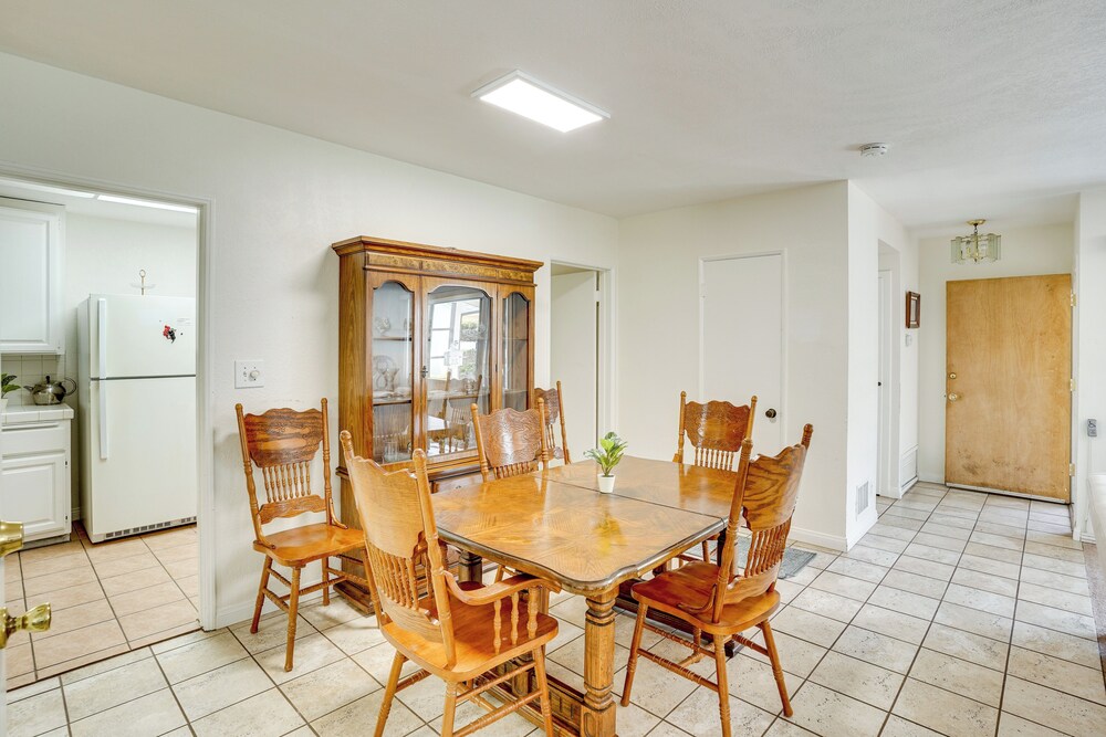 12 Mi to Dtwn LA: Family Home w/ Patio + Yard!