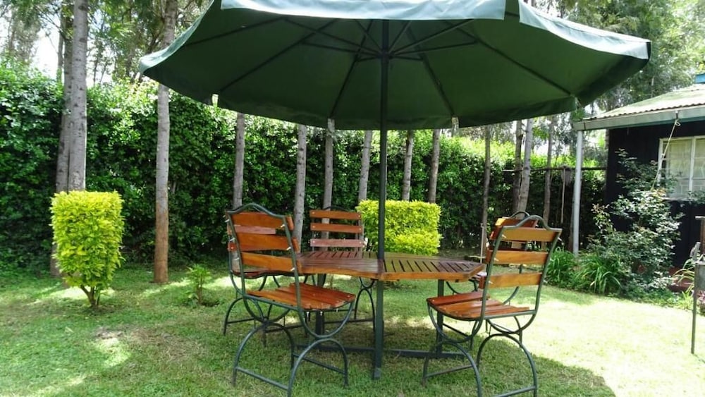 Wooden Knee cottages Nanyuki