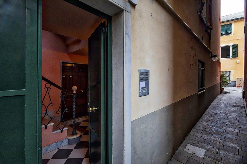 Santa Chiara Apartment by Wonderful Italy view 4