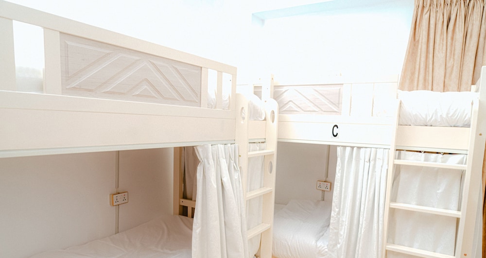 Sundrift Dubai Hostel
