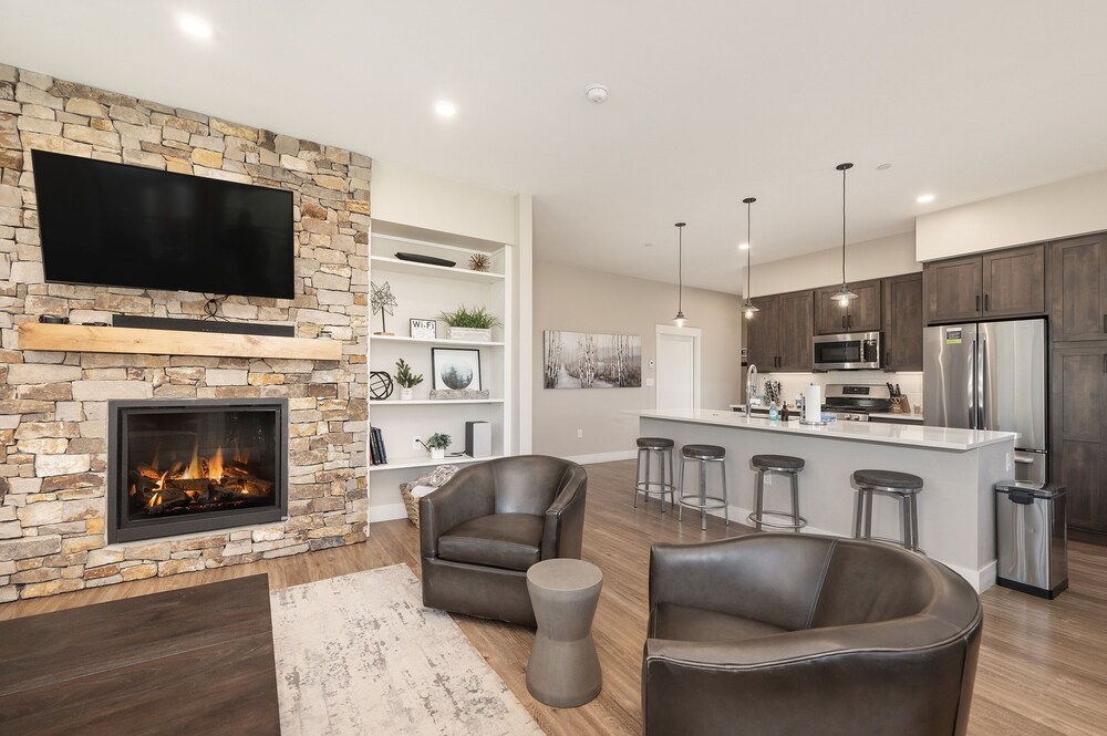 Downtown Flat 2 Bedroom Condo