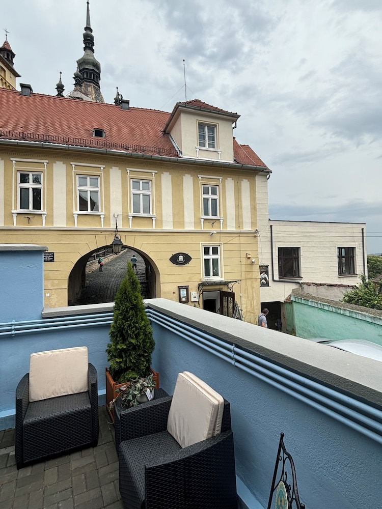 Blue House Citadel Elite Sighisoara