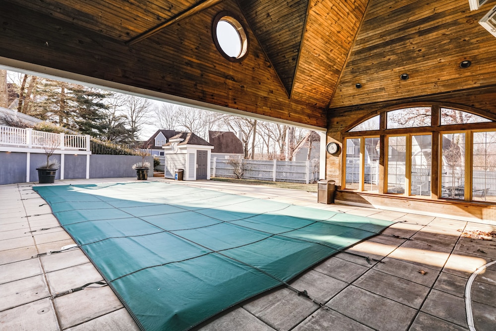 1 Mi to Mohegan Sun: Studio w/ Golf Course Views