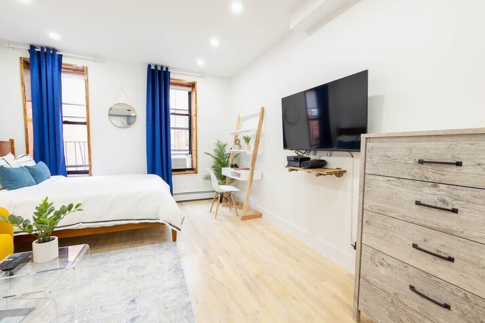 1597 New York Apt