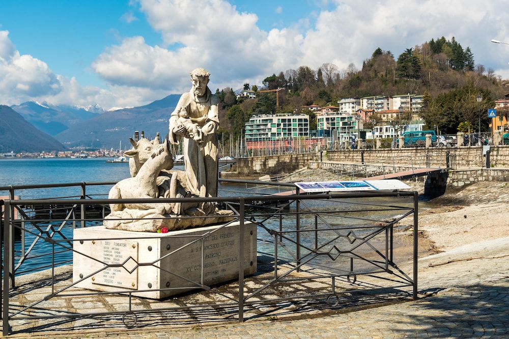 Le Betulle Garden in Laveno