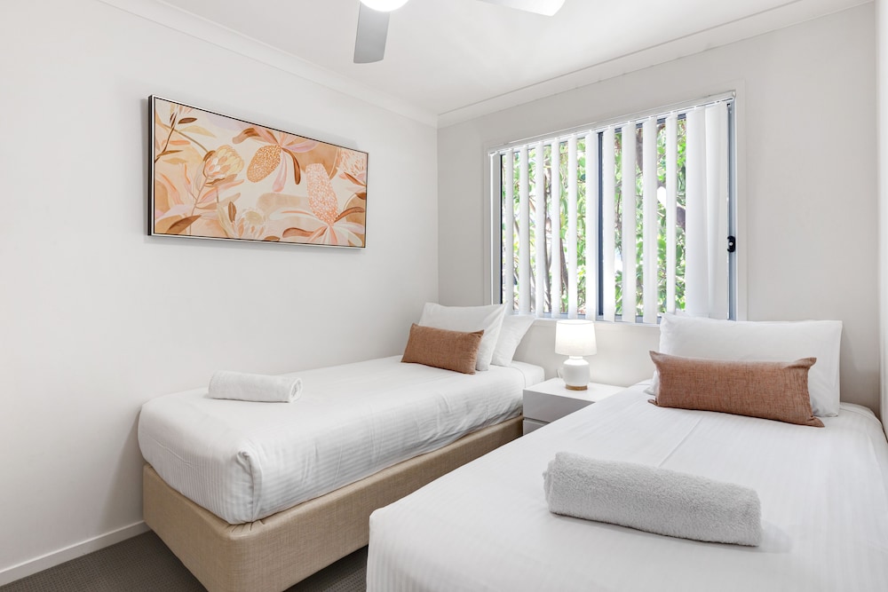 MARJ12- Stylish and Spacious Apartment