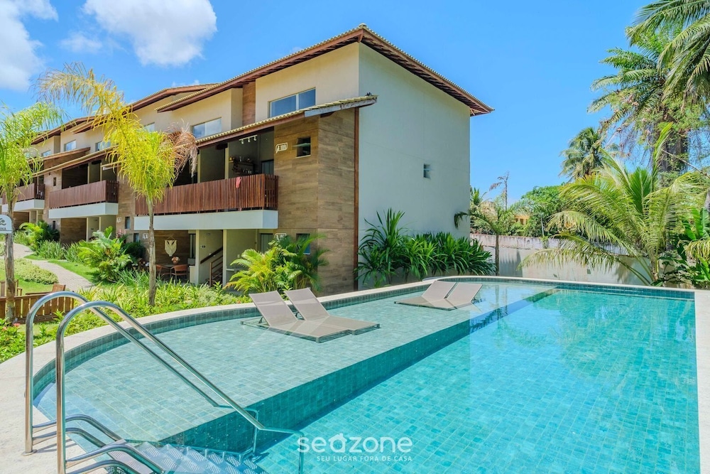 Apt w/ Pool and 2 Suites in Guarajuba Tra0014
