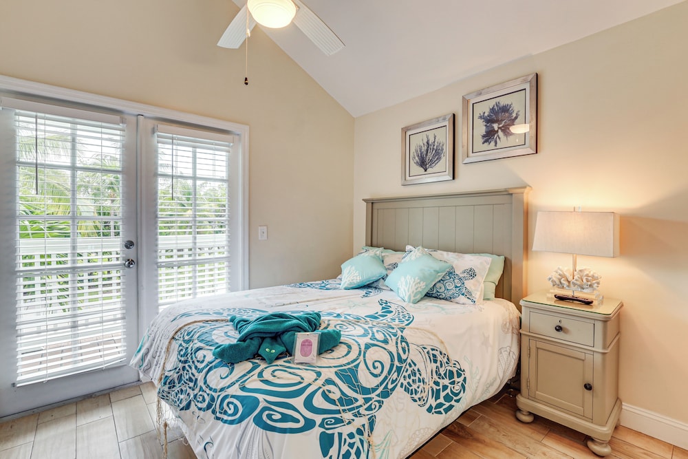 Oceanfront Duck Key Villa: 2 Marinas Steps Away!