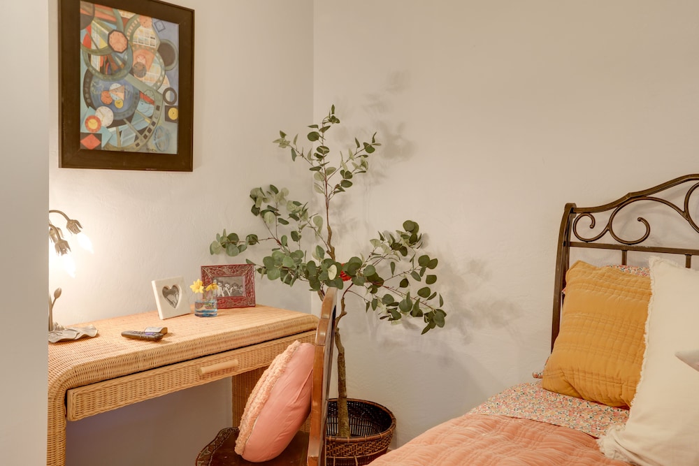 Reno Vacations - Cozy Reno Vacation Rental < 1 Mi to Midtown! - Property Image 25