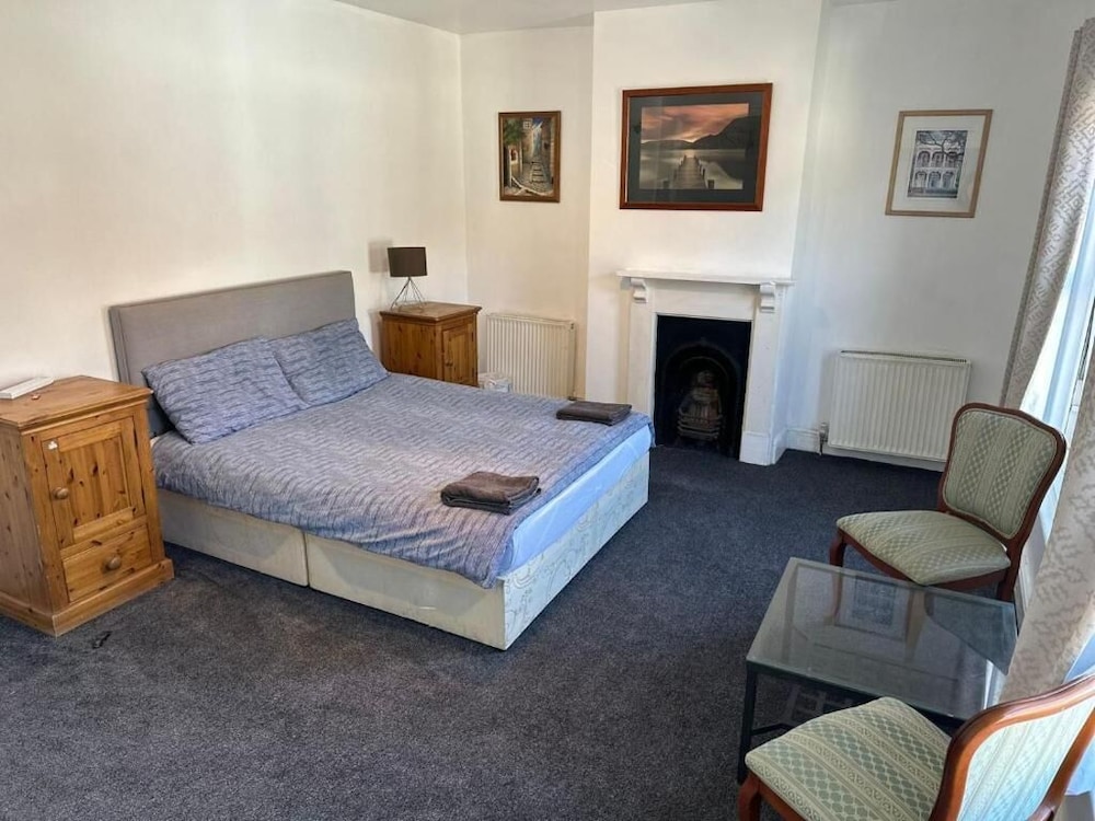 Luton Town House Near Airport