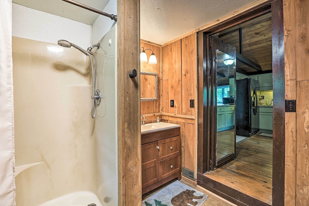 1950's Serenity Pond Cabin w/ View: Peace & Quiet! view 4