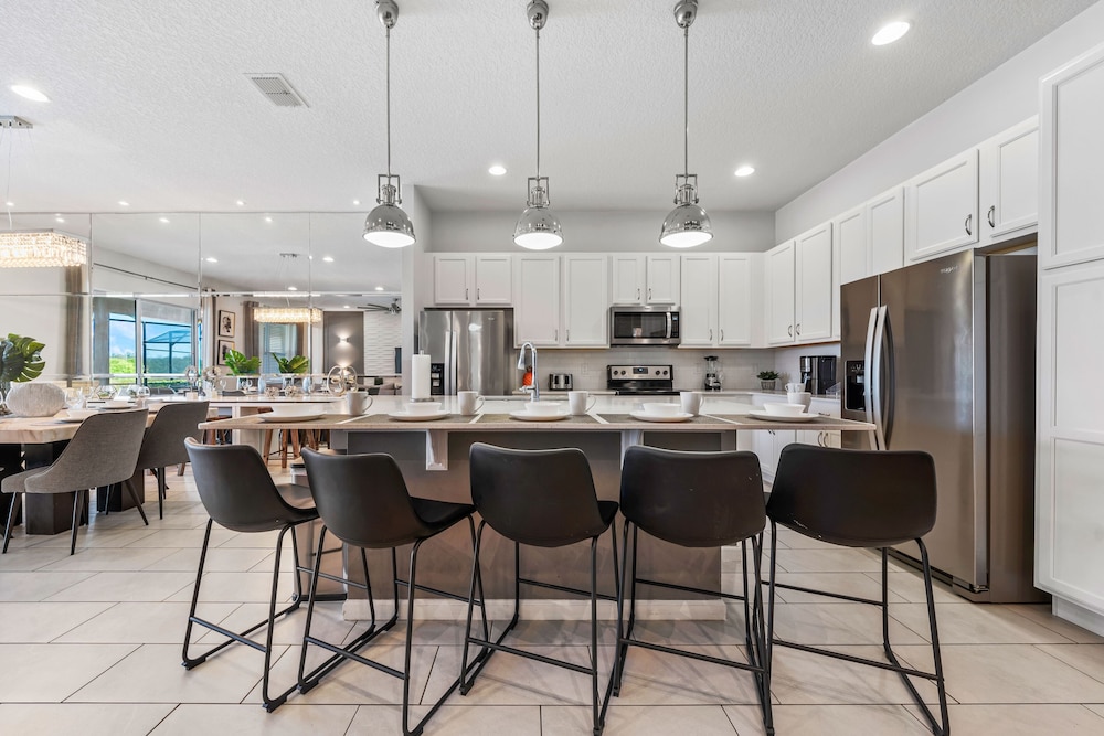 8005 Oak Shadow Ct