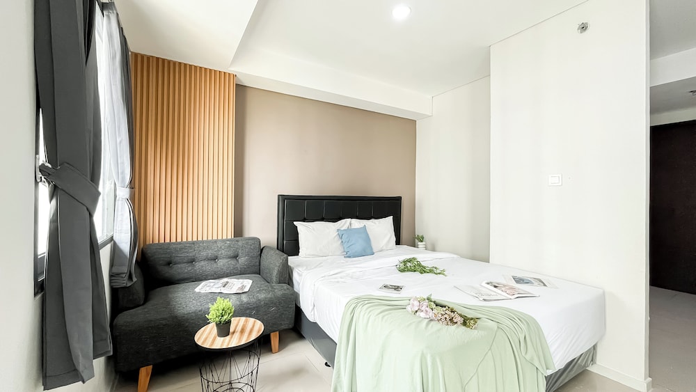 Studio Near Kalideres Station At Daan Mogot City Apartment