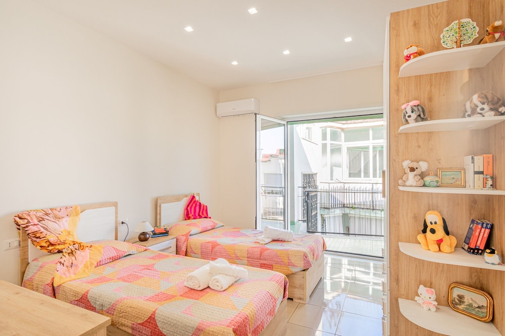 Bright Apartment Private Parking Naples photo 4