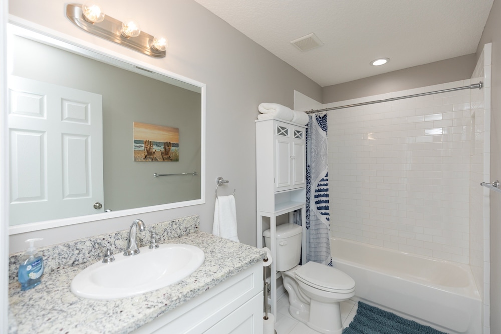 Charming Downtown Cottage 3 Bedroom Home