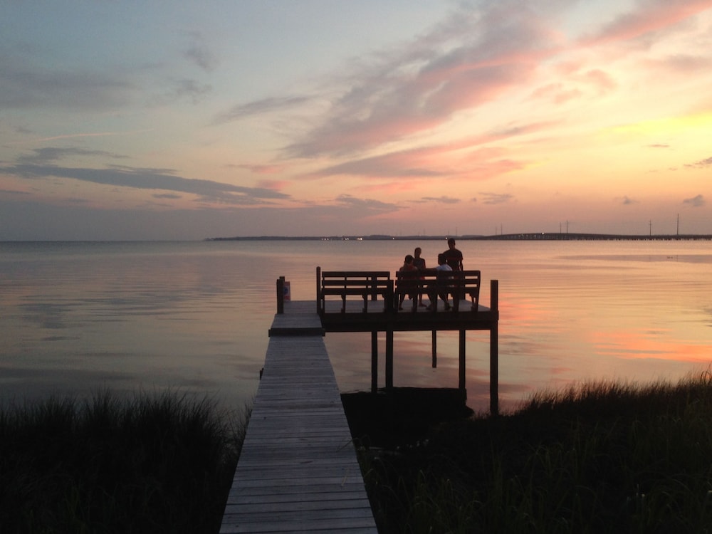 Cypress Moon Inn