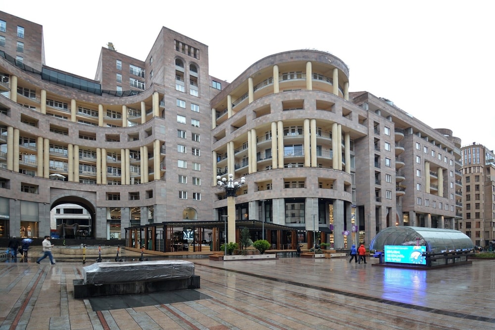 North Ave. Apartments by Luxe Group HH55