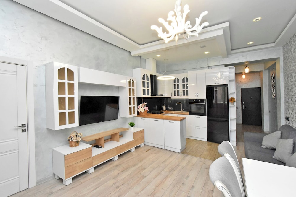 Teryan street apartment on 5 floor