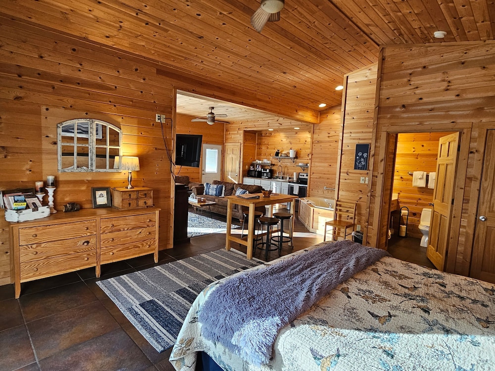 Honey Bear Haven Suite 3