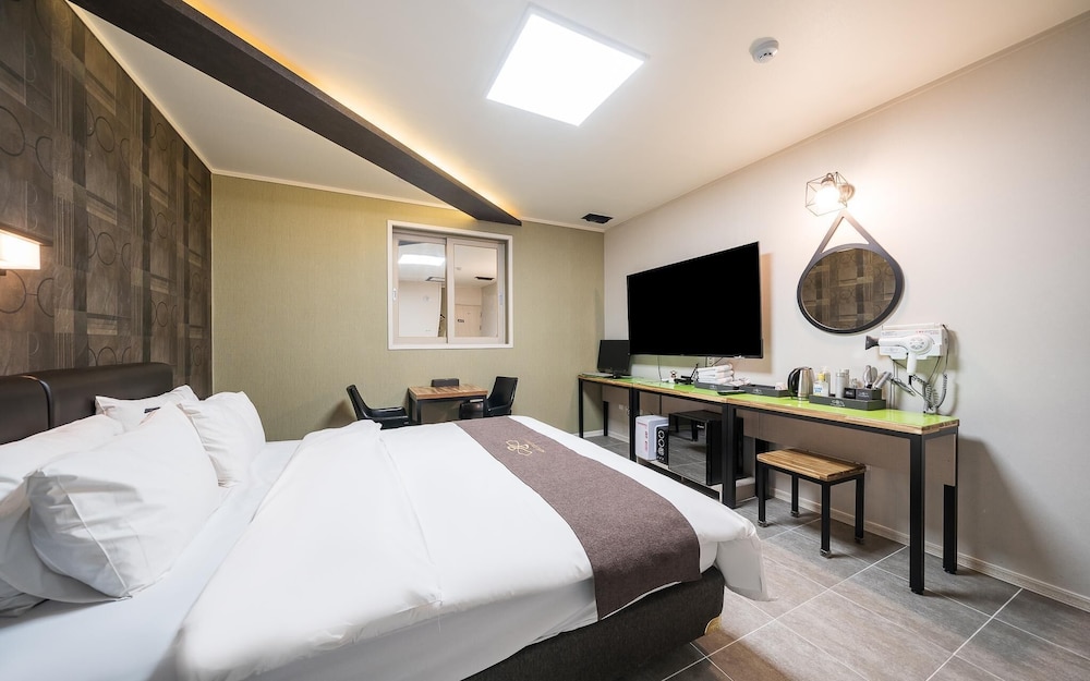 hotel room