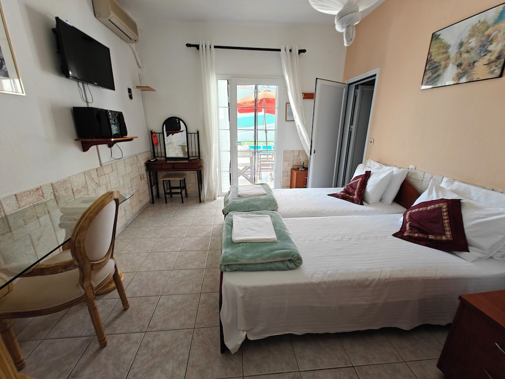 Villa Askamnia and Suites view 4