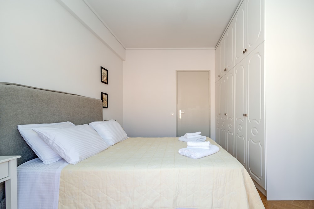 Old Fortress View Roof Top Apartment by Konnect photo 3