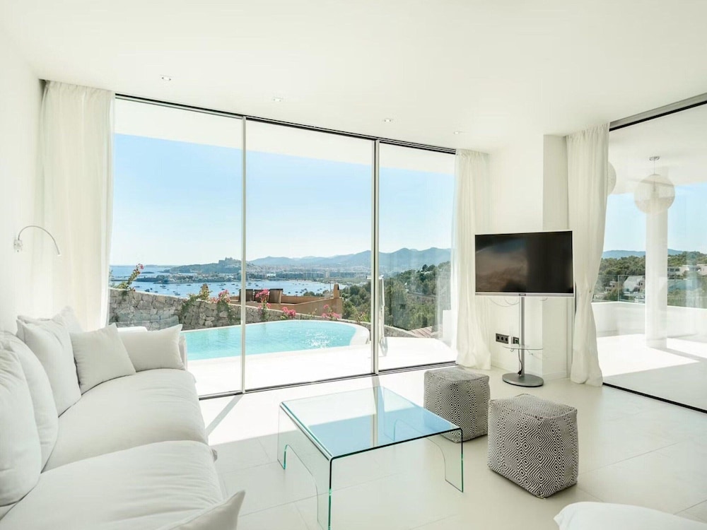 Charming Villa in Delightful Gateway
