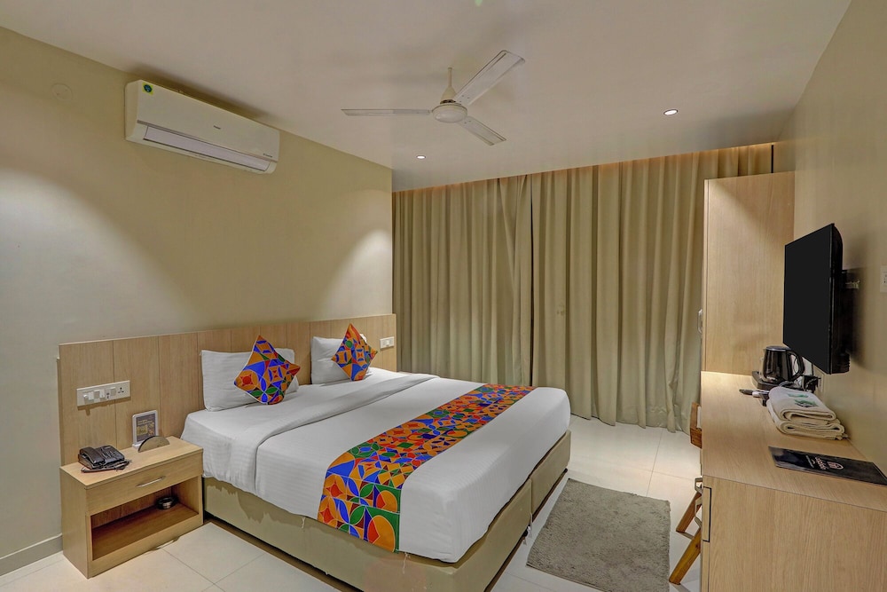 Fabhotel Blue Moon