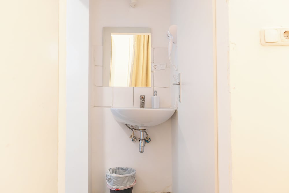 Charming 2BR Apt Close to Westbahnhof