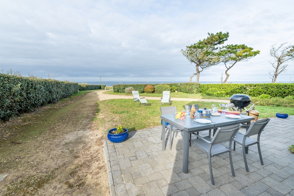 Apartment in Lampaul-plouarzel by the Beach