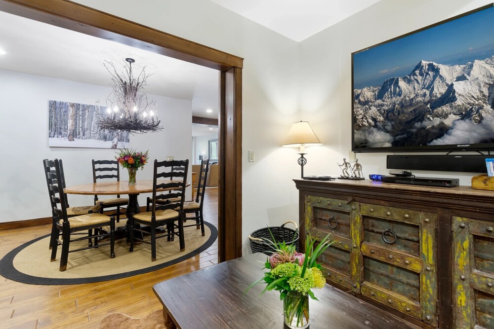 Trail's End Lodge at Deer Valley Resort - Two Bedroom Residence with Den and Spa #202 2 Condo