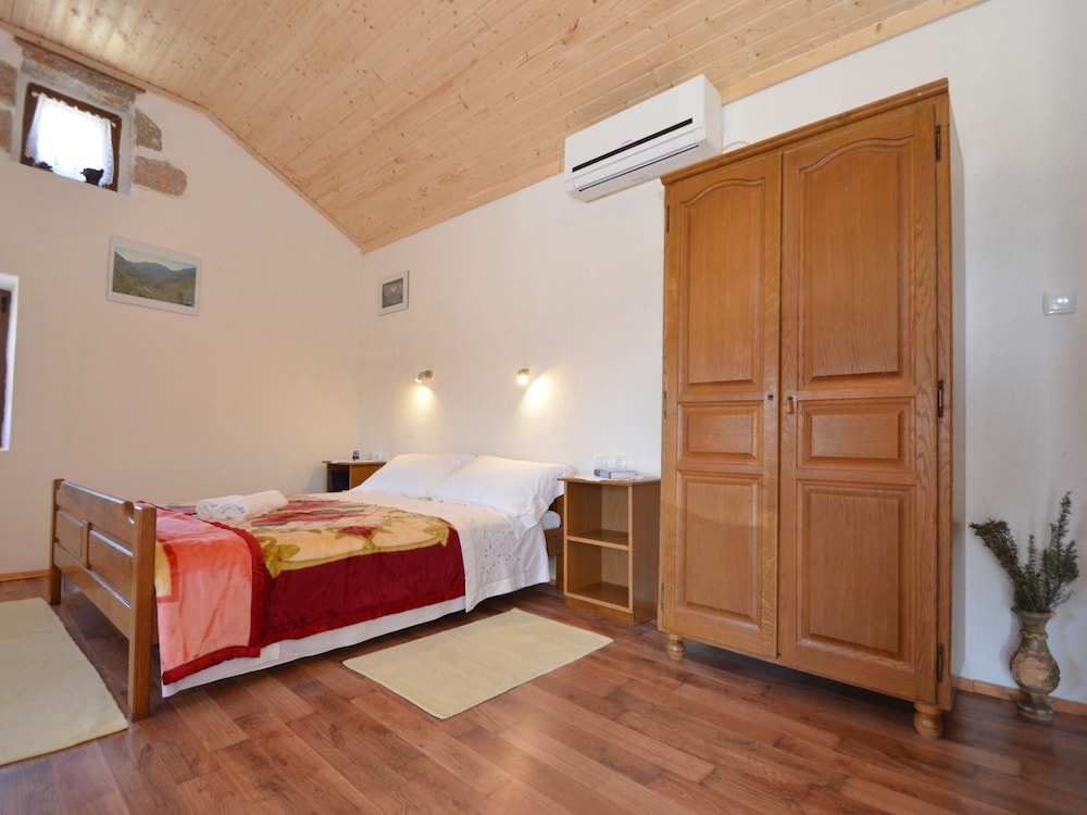 Holiday Home in Starigrad With Garden view 5