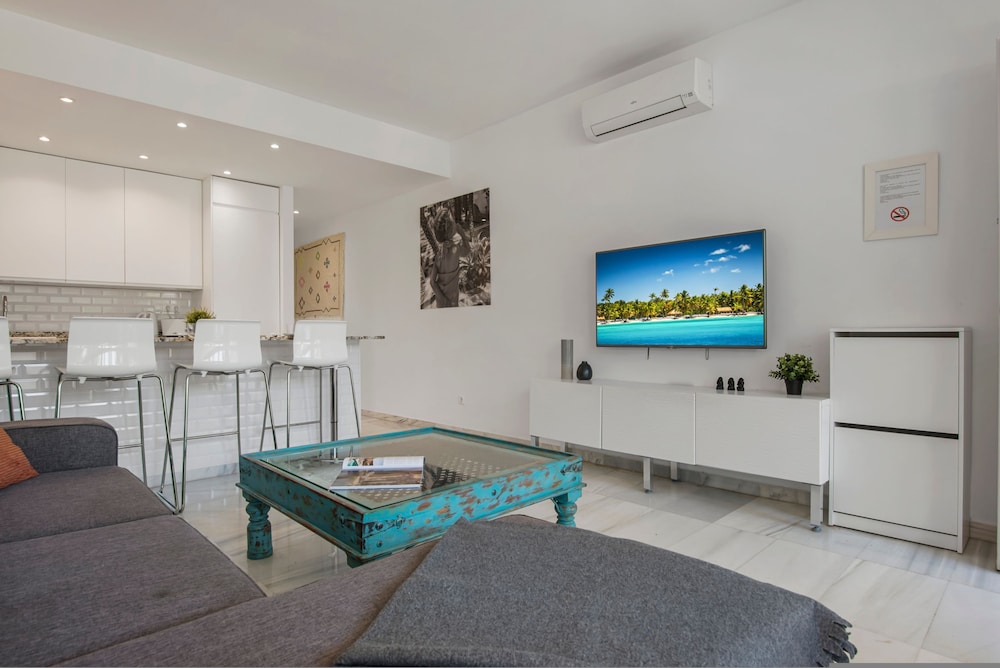 La Alcazaba Sleek Apartment in Marbella - Ref M48