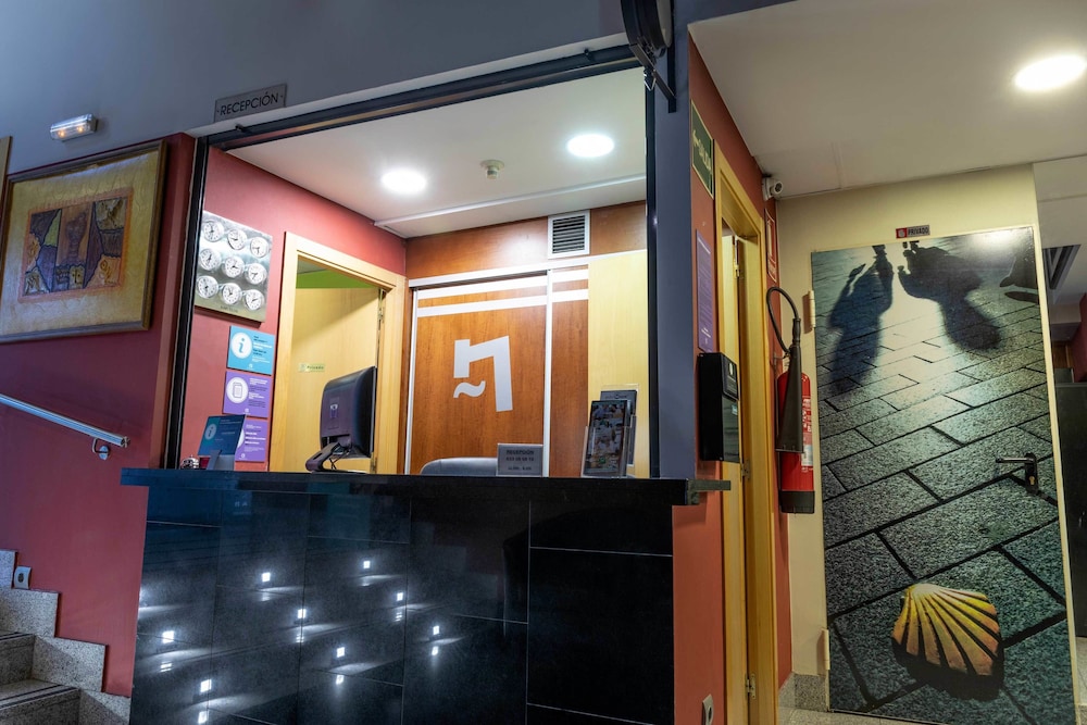 Lobby & Reception