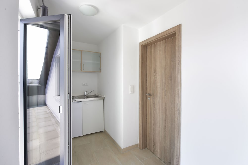 Berlin Vacations - HOTEL NEW IN - Ingolstadt - Gaimersheim - Property Image 9
