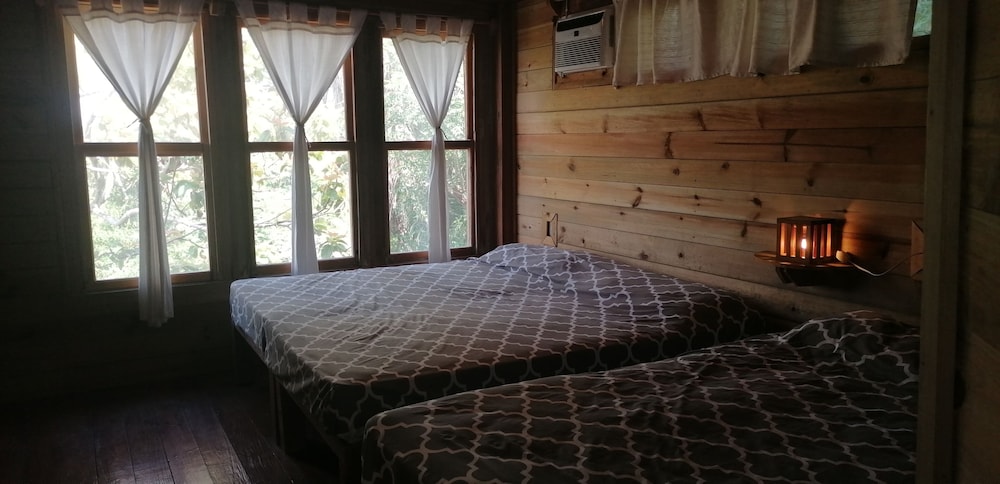 Roatan Bed & Breakfast Apartments