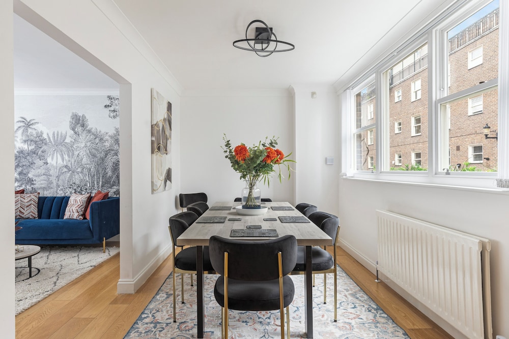 Stunning South Kensington House With 4 Bedrooms