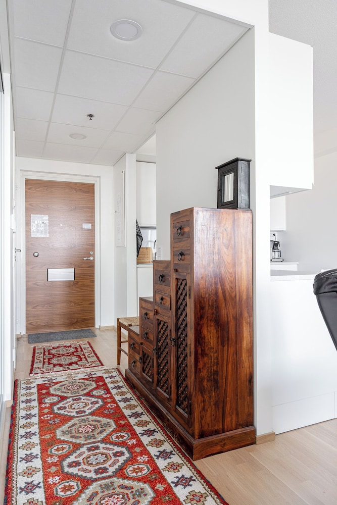 Fabulous 1BR Apt with Sauna & Views view 3