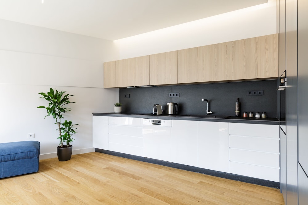 UPSTREET Spacious 2BD Apt Acropolis Museum