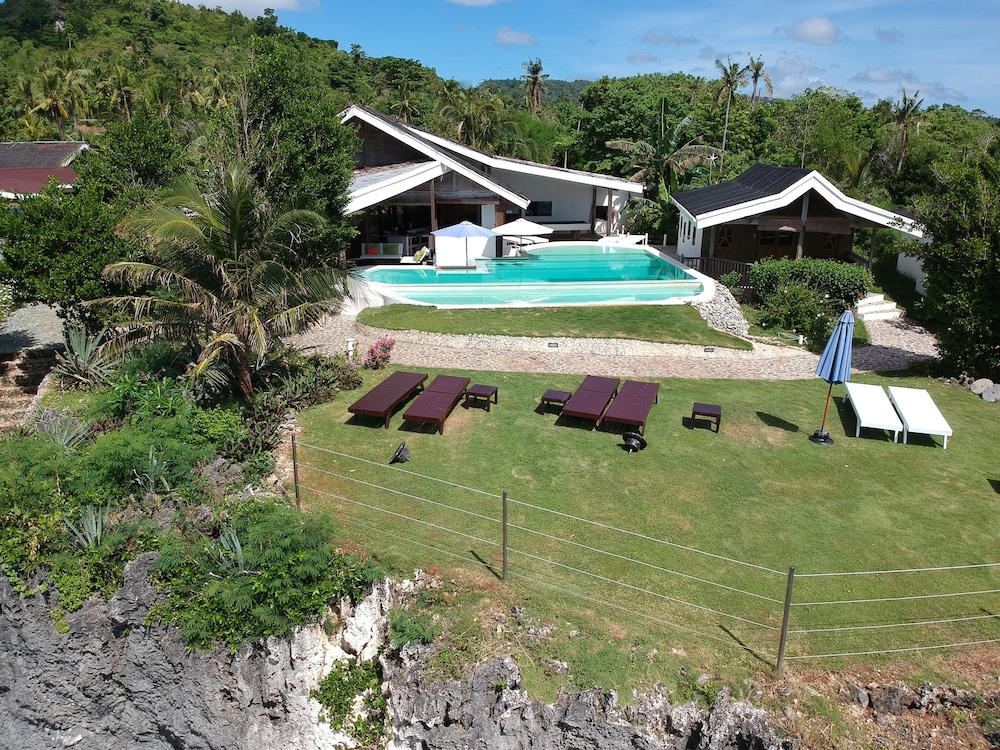 Kawayan Holiday Resort